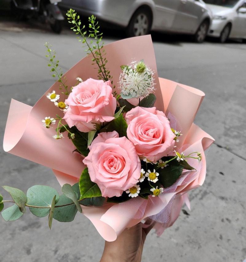 三百朵玫瑰花代表什么？送三百朵玫瑰的含义是什么？