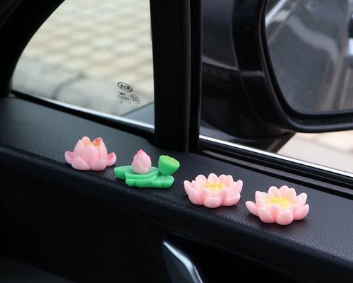 小车摆件荷花代表什么？