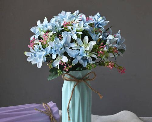 汽车摆件玫瑰花代表什么？汽车装饰玫瑰花的寓意是什么？