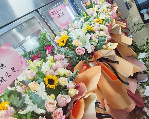 再次送出30朵玫瑰花有何深层含义？它在关系中扮演什么角色？