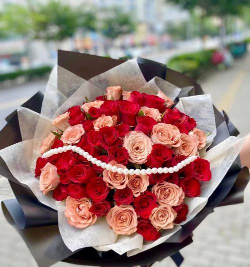 66朵玫瑰花的含义是什么？为什么人们会选择66朵玫瑰？