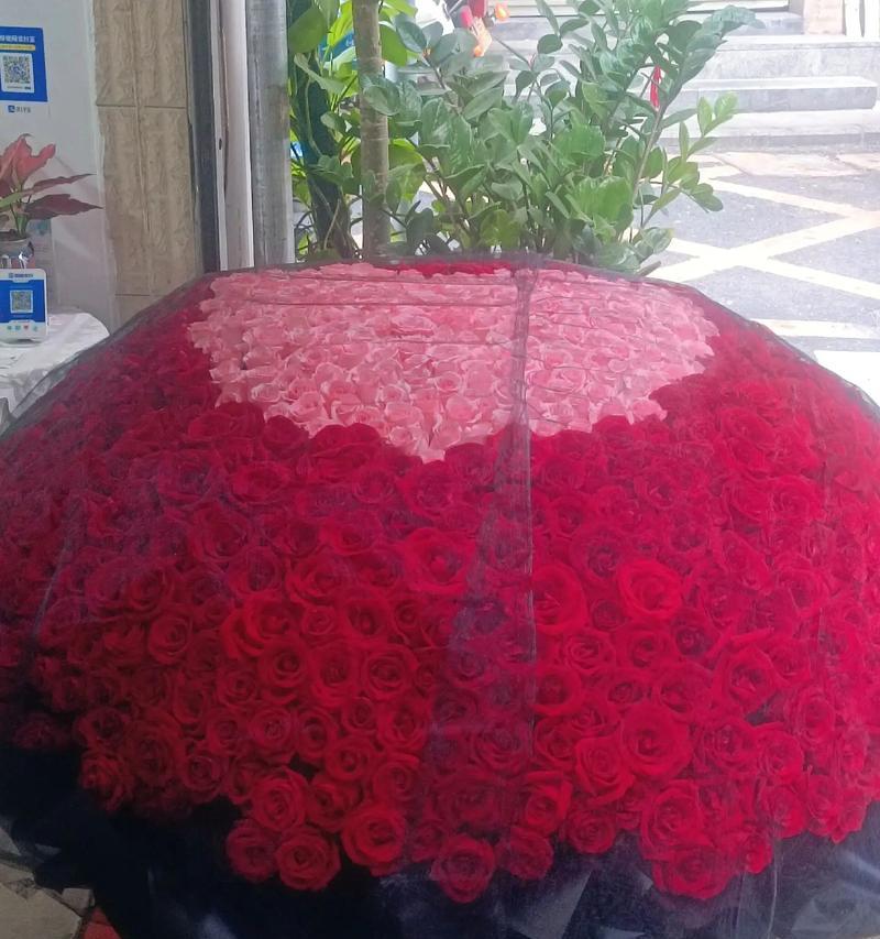 男友送超大束玫瑰花的含义是什么？超大束玫瑰花的花语是什么？