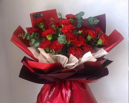 晚安康乃馨的花语是什么？乃馨花束表达的晚安祝福有何深意？