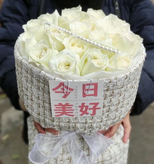 六到八朵白玫瑰传递了什么信息？