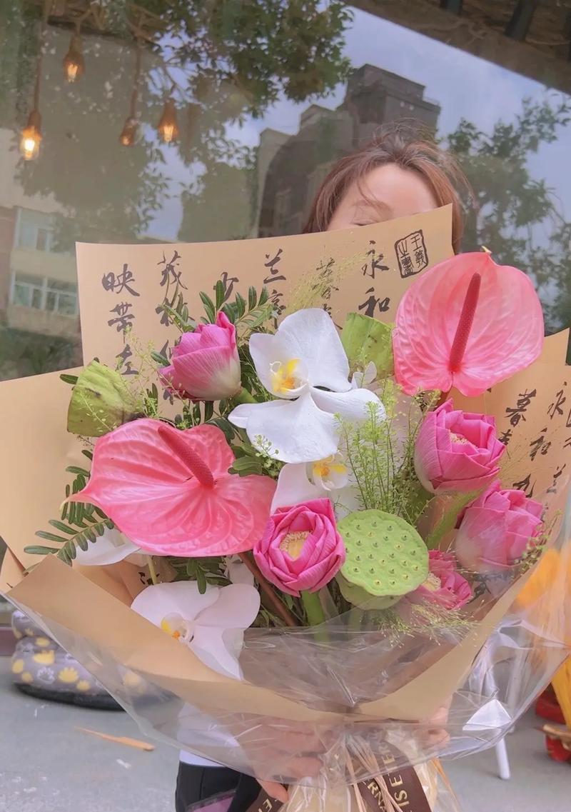 水晶莲蓬的花语是什么？它有何特殊含义？
