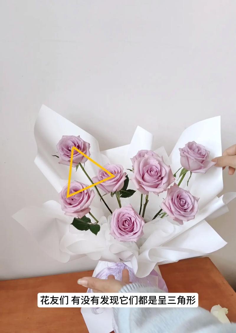 塑料插花玫瑰花的制作方法是什么？