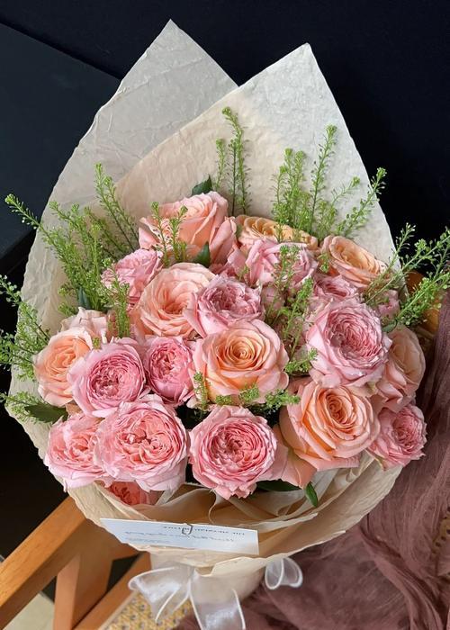 粉色玫瑰的花语代表什么？粉色玫瑰适合在什么场合赠送？