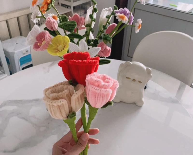 焦糖玫瑰花插花技巧有哪些？如何保持长久美观？