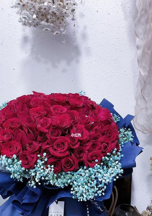 求婚时手拿玫瑰花的寓意是什么？玫瑰花在求婚中象征什么？