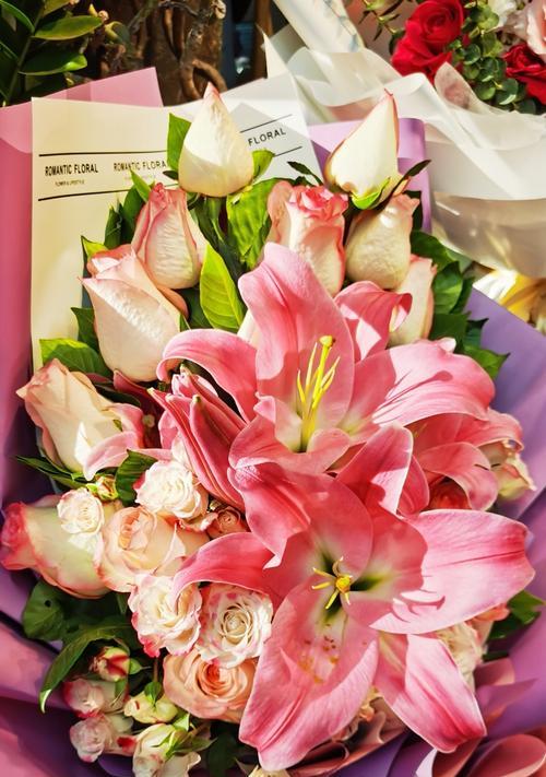 “一眼有你”的花语是什么？表达怎样的情感？