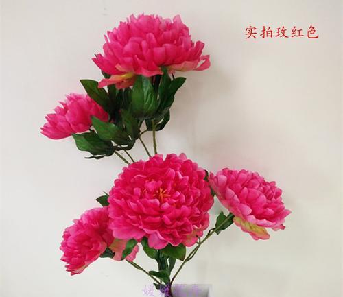 牡丹花球仿真花的养护技巧有哪些？如何保持其鲜艳的颜色？