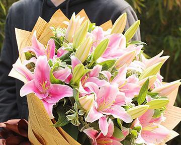 结婚用的花束花语有哪些推荐？它们各自代表了什么？