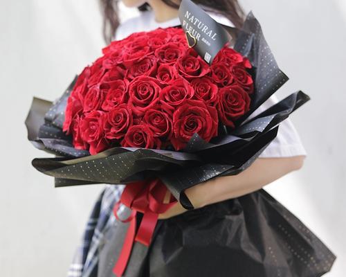 36朵玫瑰花代表什么？送36朵玫瑰的含义是什么？