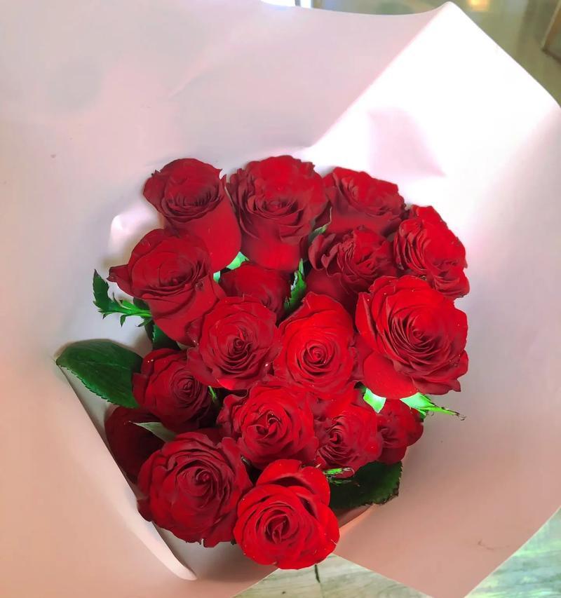 如何插出好看的玫瑰花束？