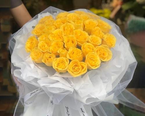橙色带点红玫瑰代表什么花语？