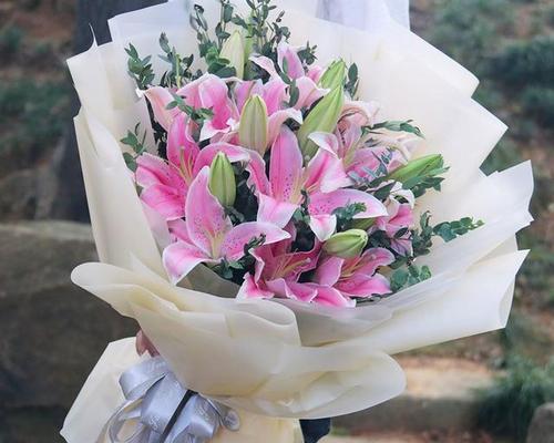 女艺人的花语代表什么？女艺人通常选择哪种花？