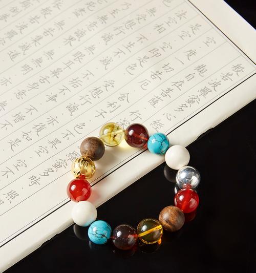 金珠手串与玫瑰花组合的寓意是什么？