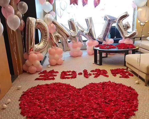玫瑰花里放白色花瓣是什么意思？有什么特别的含义吗？