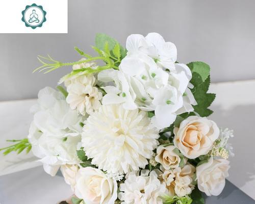 永生花玫瑰花是否为假花？如何养护？