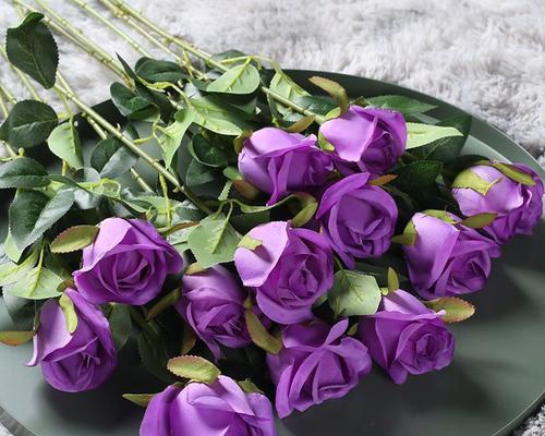 永生花玫瑰花是否为假花？如何养护？