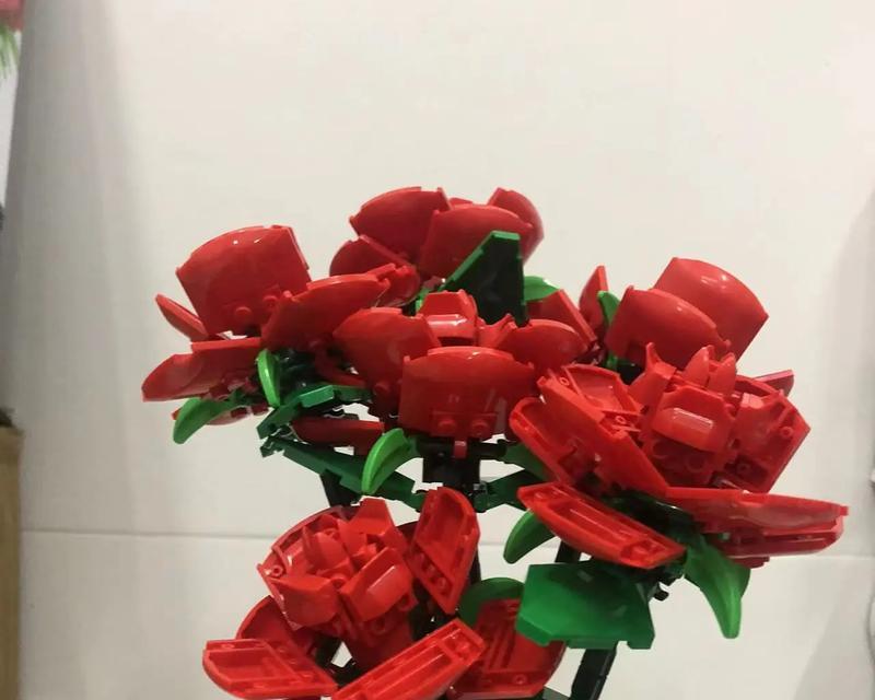 圆柱花瓶插玫瑰花有什么技巧吗？如何保持花的新鲜度？