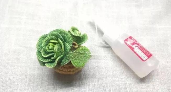 玫瑰花小盆栽钩织技巧有哪些？钩织过程中应注意什么？