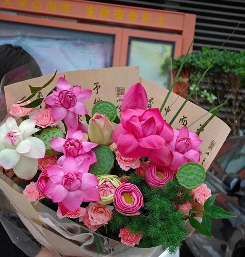 四叶荷花花语是什么？四叶荷花有何特殊含义？