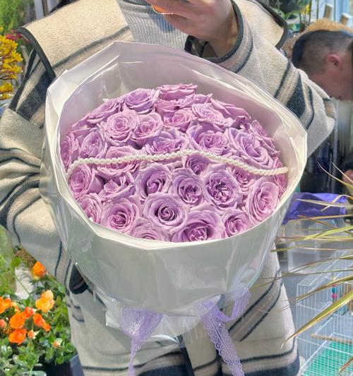 20朵紫玫瑰花语代表什么？如何挑选寓意深刻的花束？