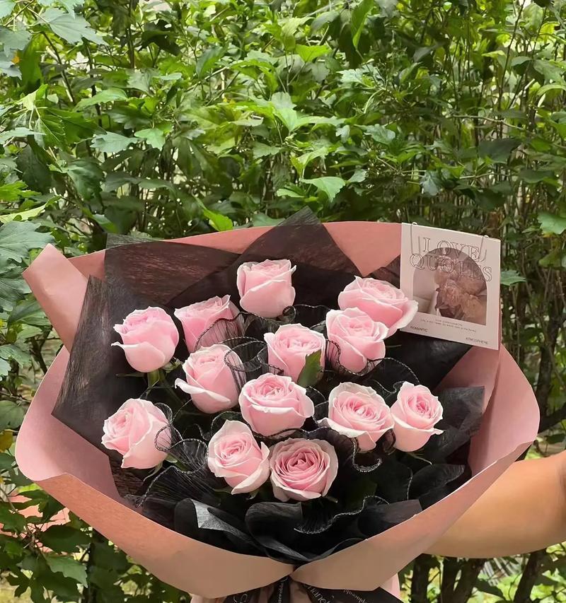 送你朋友粉色玫瑰花代表什么？粉色玫瑰的花语有哪些含义？