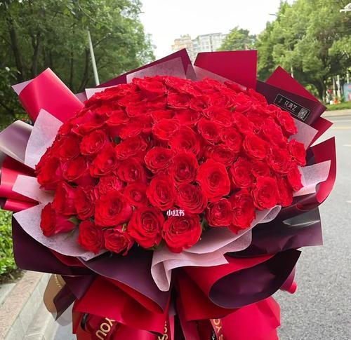 99朵红玫瑰花束代表什么？