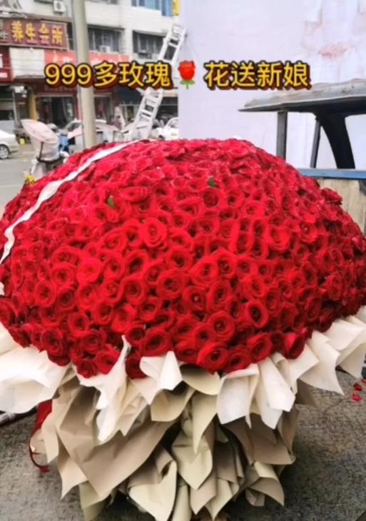 送999朵玫瑰花意味着什么？