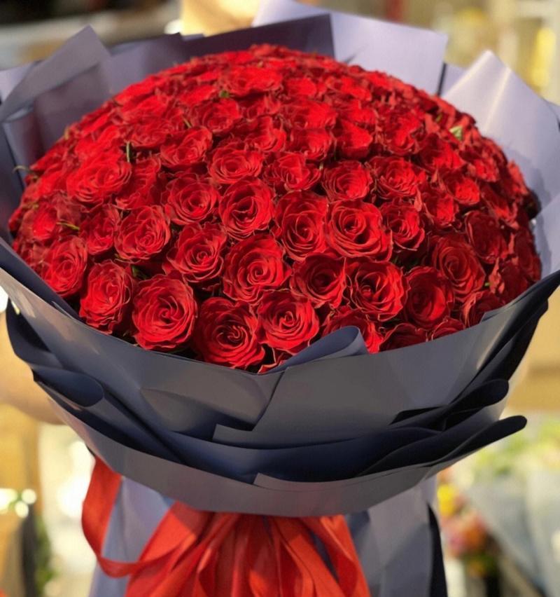 七朵玫瑰花有何特殊含义？玫瑰花语代表什么？