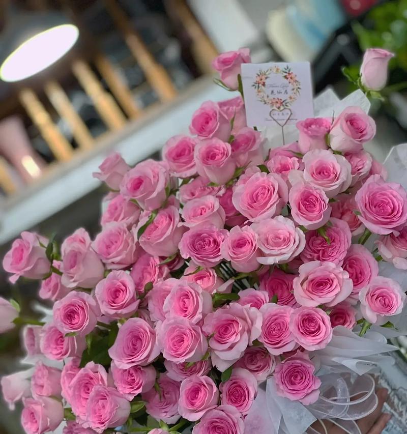 3束玫瑰花花语是什么？开门见牡丹花有什么寓意呢？