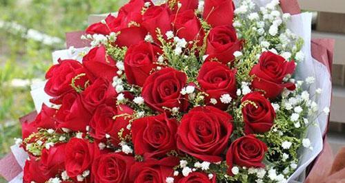 约会玫瑰碎花的花语是什么？碎花玫瑰在约会中的含义？