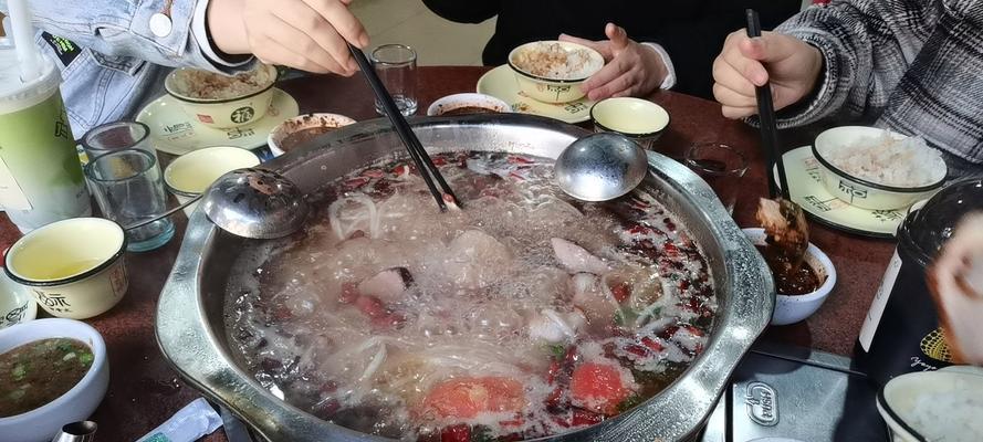酸菜猪脚花语是什么？这道菜背后隐藏着怎样的含义？