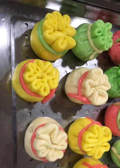 供花供僧供斋的寓意是什么？这些传统行为背后隐藏着哪些深意？