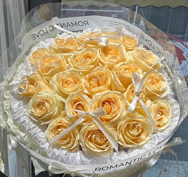 香槟玫瑰花语含义是什么？