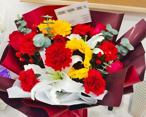 家中六朵花代表什么？寓意解读！