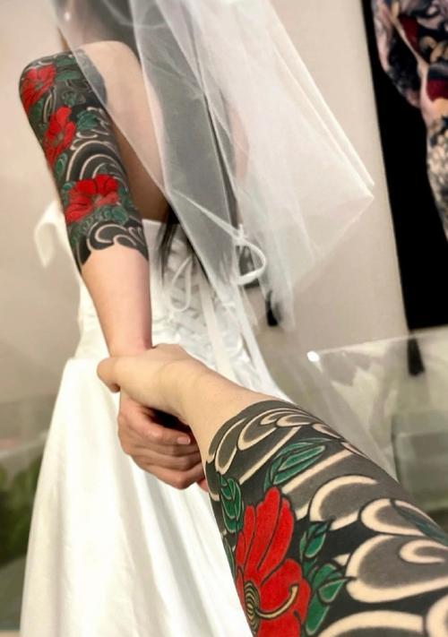 花臂纹身的含义是什么？它有什么特别的象征意义？
