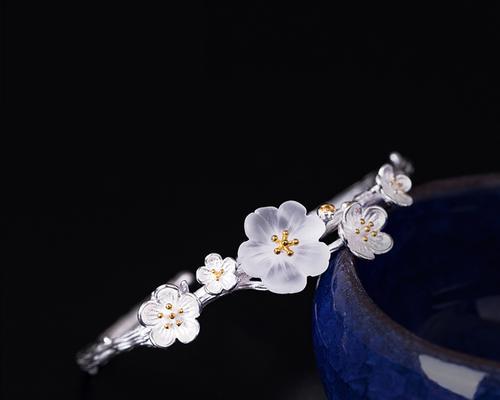 彩色花镯子的寓意是什么？花镯子在文化中的象征意义？