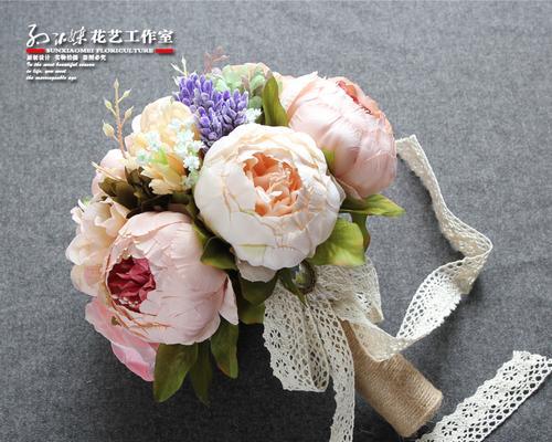 新郎手捧花应选择哪种寓意好？