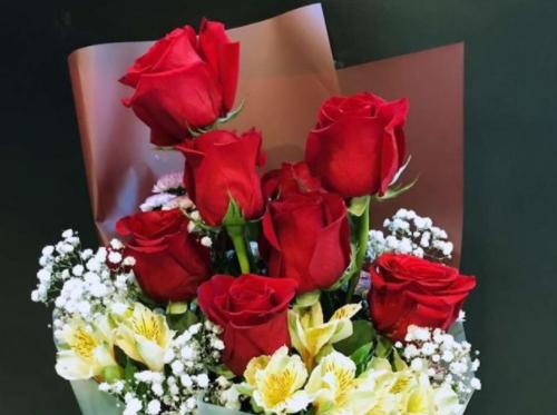 七色玫瑰花的花语是什么？七色玫瑰花的寓意有哪些？