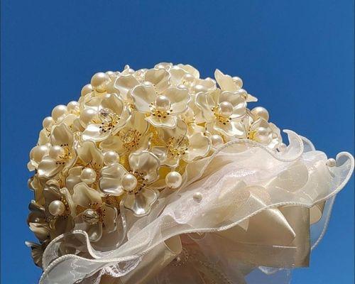 手捧花中加入珍珠有何寓意？真花加珍珠的花束代表什么？