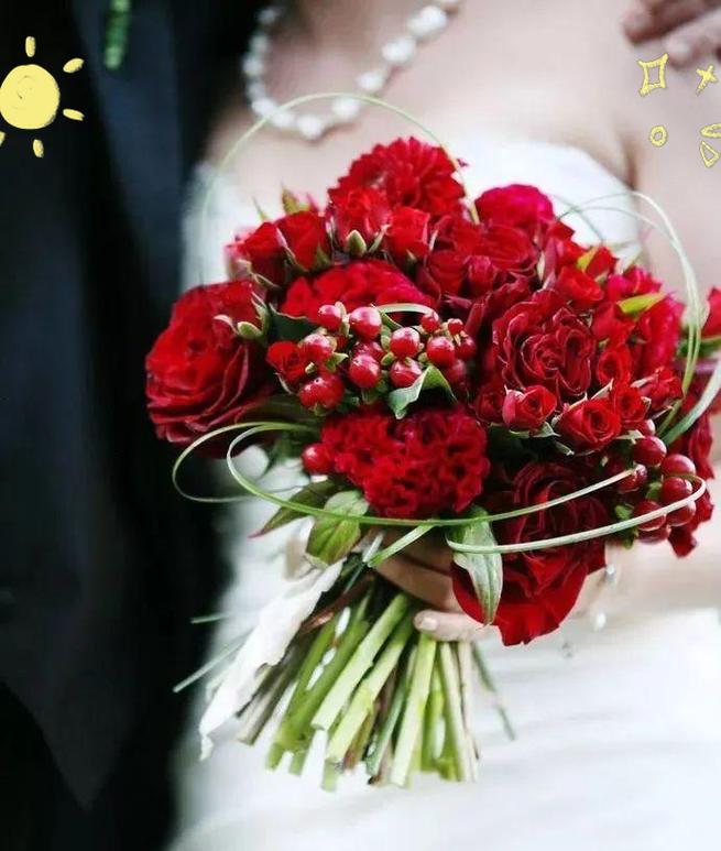 多个手捧花的寓意是什么？手捧花组合的象征意义是什么？