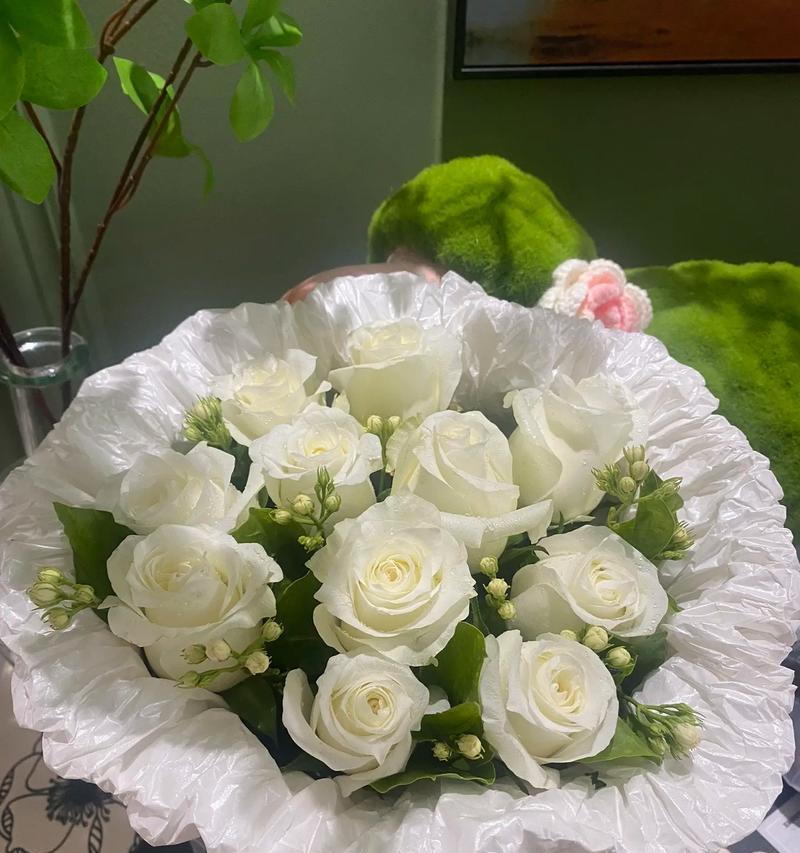 白色玫瑰花有哪些不好的寓意？送白色玫瑰花代表什么？