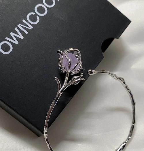 不同颜色玫瑰花的含义是什么？三种颜色玫瑰代表什么？
