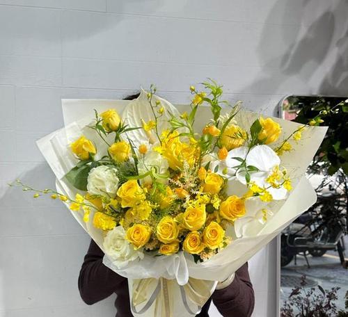 不能陪过节时，应该选择哪种花语来表达歉意？