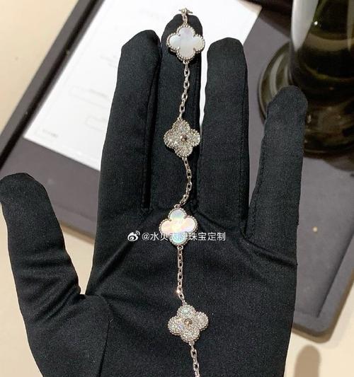五花手链黑色带钻代表什么？如何挑选寓意吉祥的手链？