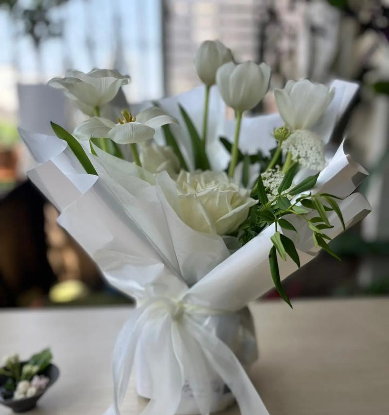 换手捧花的寓意是什么？相互换手捧花代表什么？