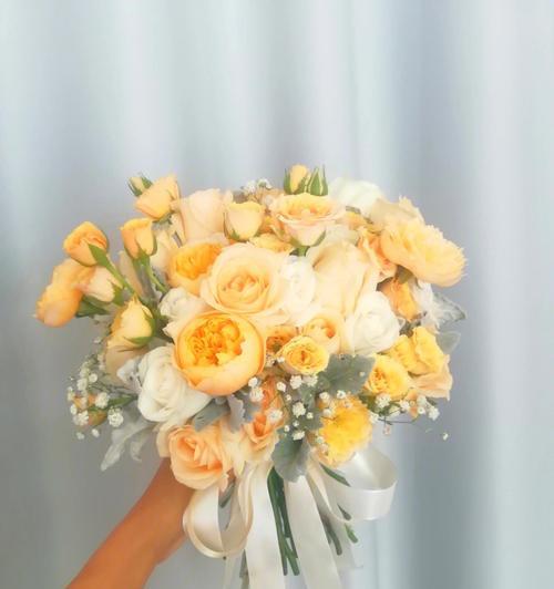 手捧花与西式香槟结合的寓意是什么？它们在婚礼中代表什么？